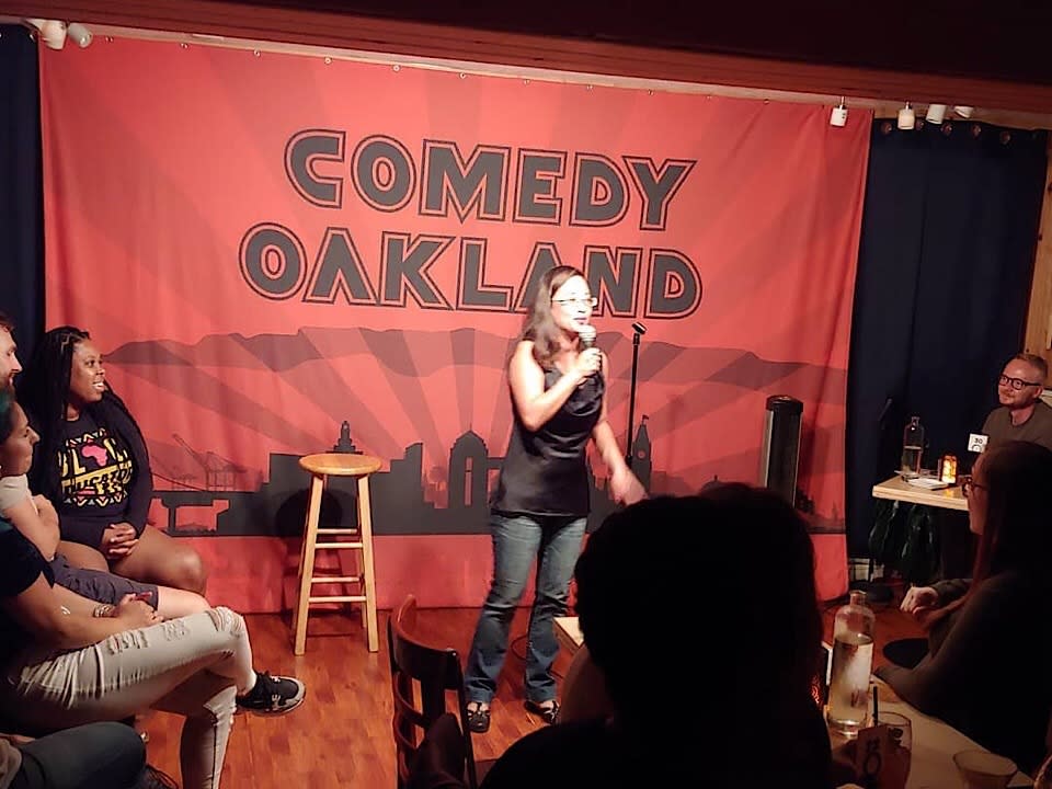 <b>Photo: Oakland Comedy/<a href="https://www.facebook.com/coboak/photos/a.10157459034864181/10157494139299181/?type=3&theater" rel="nofollow noopener" target="_blank" data-ylk="slk:Facebook;elm:context_link;itc:0;sec:content-canvas" class="link ">Facebook</a></b>