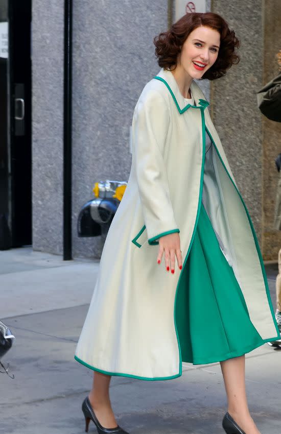 Rachel Brosnahan rodando La maravillosa señora Maisel