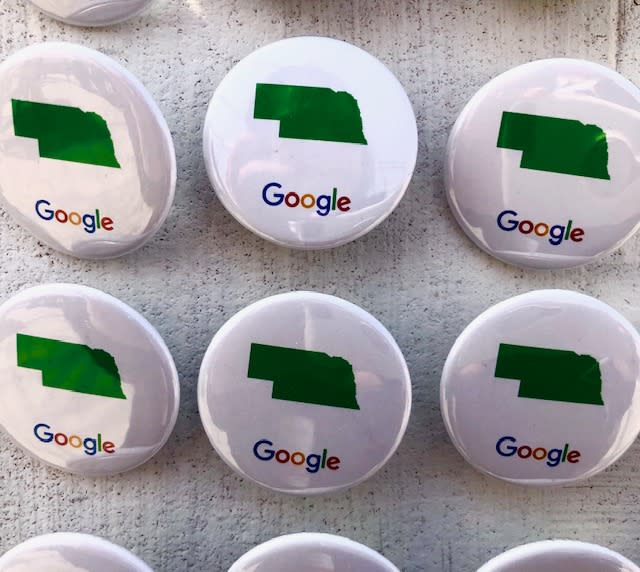 Google memento buttons at a 2022 event in Nebraska