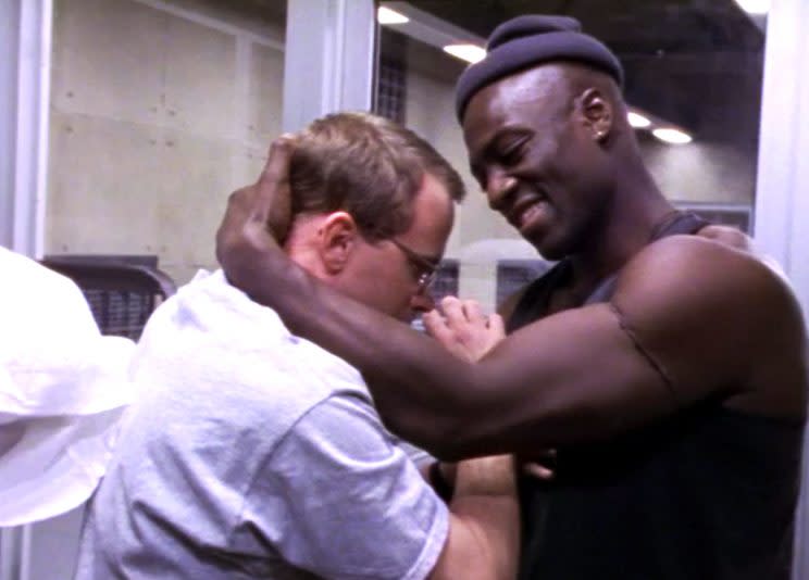 Adebisi and Beecher in the cell. (Credit: HBO)