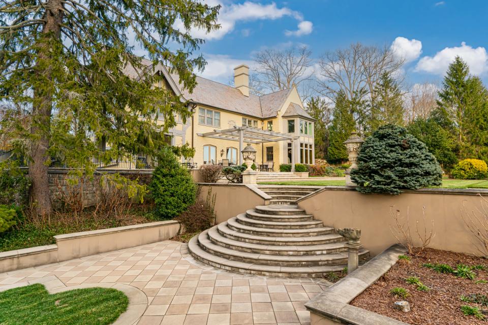 7 Stuyvesant Road has entered the market for $7,500,000. The estate is the most expensive listing currently offered in Biltmore Forest.