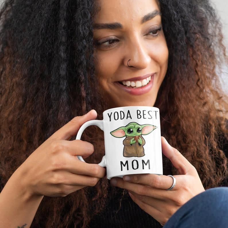 25) Cute Alien Best Mom Mug