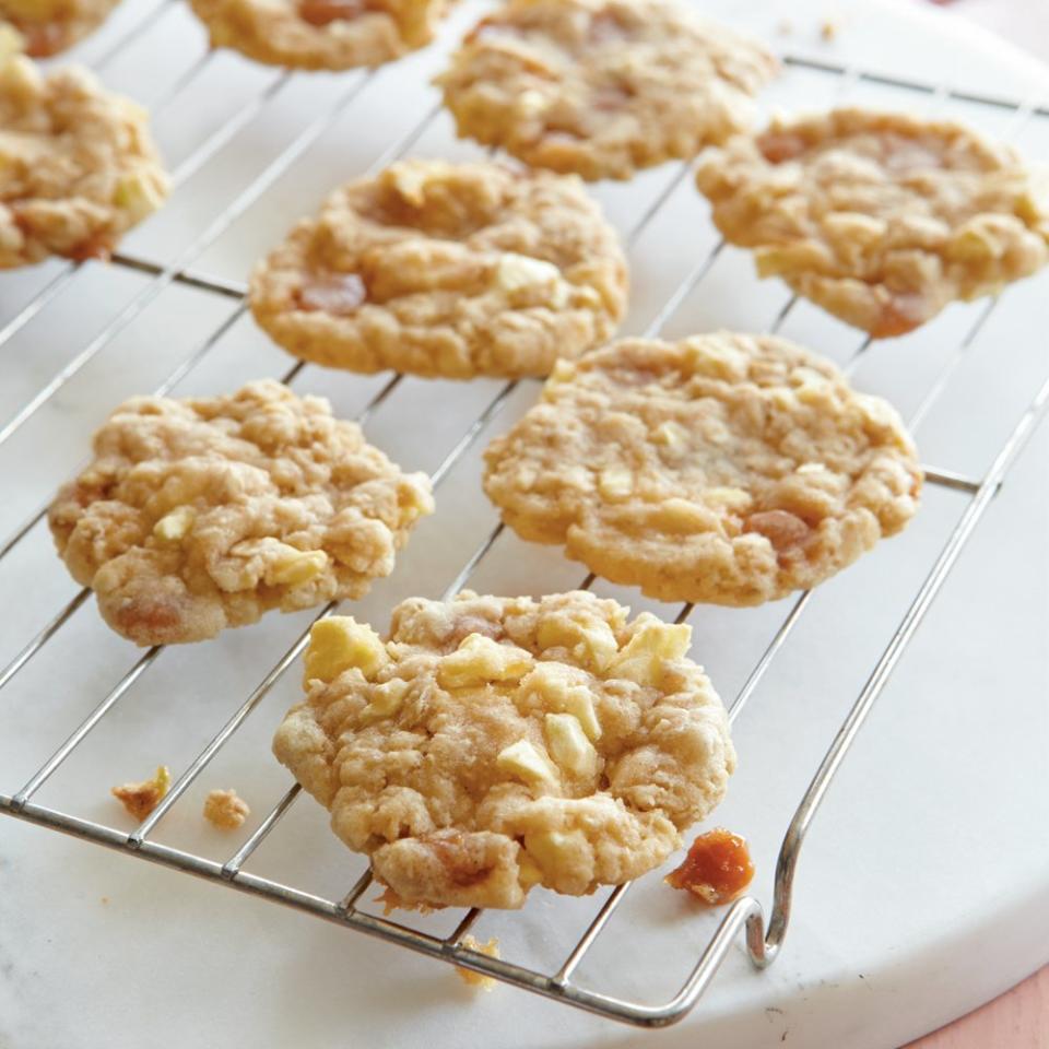 Caramel Apple Oatmeal Cookies