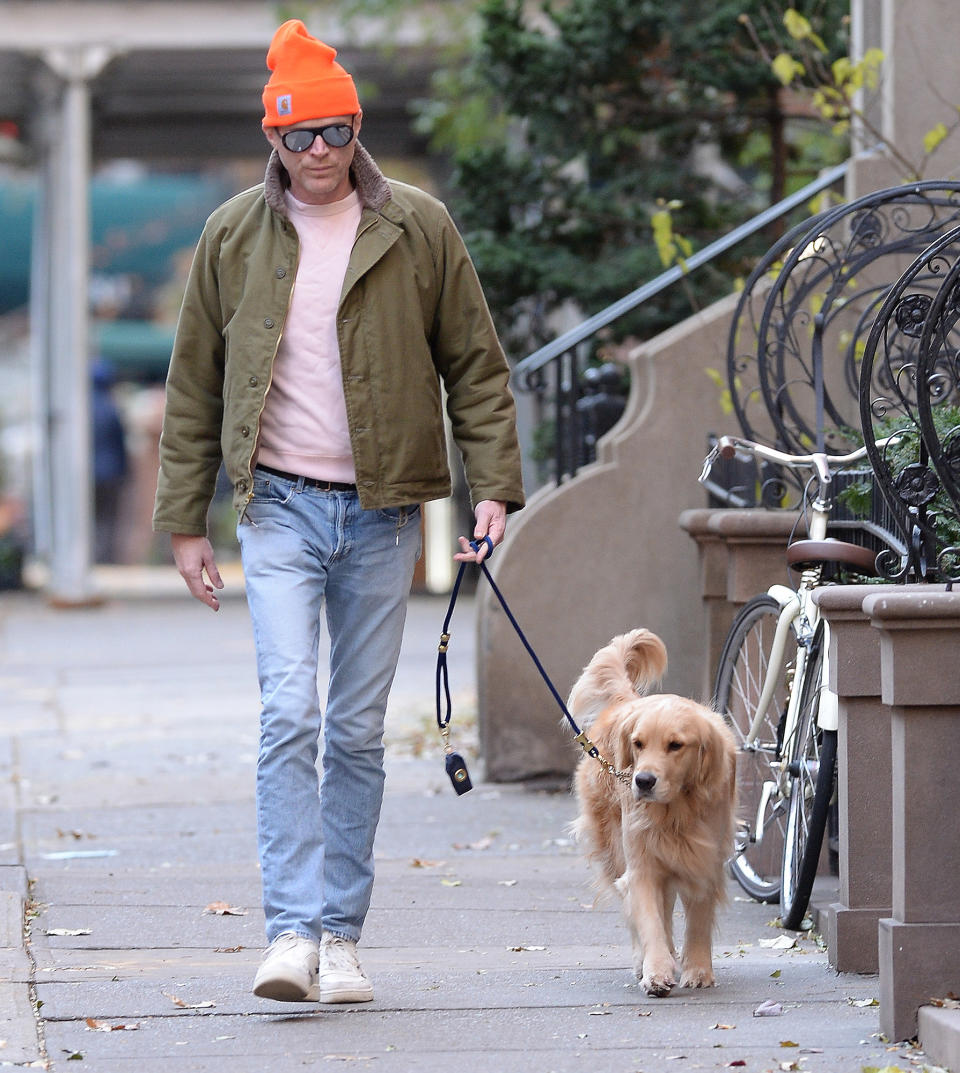 <p>Paul Bettany dresses casually while out on a walk with his dog in N.Y.C. on Dec. 6.</p>