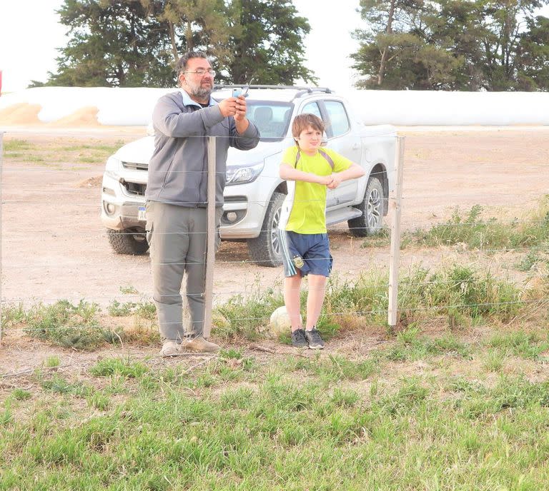 Maximiliano Mammoliti en el campo