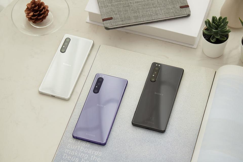 ▲SONY Xperia 1 II旗艦手機，搭載高通S865處理器，支援5G訊號，8+256GB，售價3萬5990元，在Yahoo購物中心下單，在Yahoo購物中心下單， 現折2000或享市值萬元好禮 。圖片提供Sony Mobile