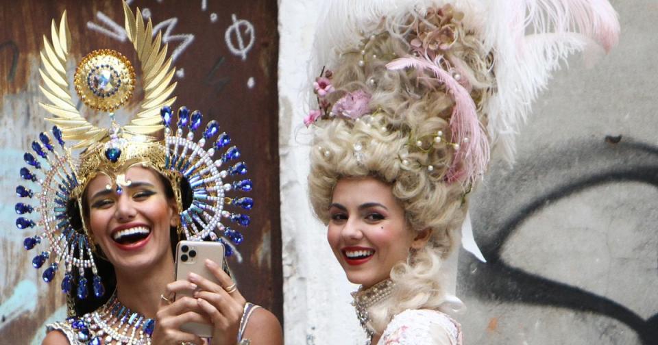 Victoria Justice & Madison Reed Go Glam in Venice, Plus Zendaya, Kristen Stewart & More
