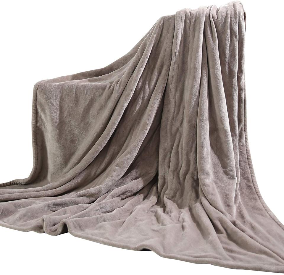 <p><a href="https://go.redirectingat.com?id=74968X1596630&url=https%3A%2F%2Fwww.walmart.com%2Fip%2FMARNUR-Electric-Blanket-72-x-84-Full-Size-Heated-Blanket-Fast-Heating-4-Heating-Levels-10H-Auto-off-Machine-Washable-Linen%2F515400669&sref=https%3A%2F%2Fwww.menshealth.com%2Ftechnology-gear%2Fg41715714%2Fbest-heated-blankets%2F" rel="nofollow noopener" target="_blank" data-ylk="slk:Shop Now;elm:context_link;itc:0;sec:content-canvas" class="link ">Shop Now</a></p><p>Electric Full Size Heated Throw Blanket</p><p>walmart.com</p><p>$45.99</p><span class="copyright">Courtesy of Retailer</span>