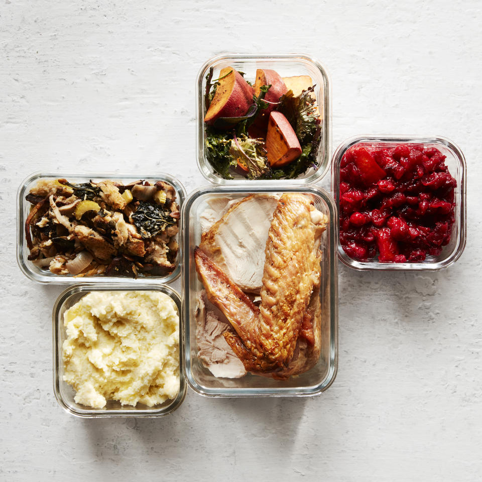 Here’s how long those Thanksgiving leftovers can stay out