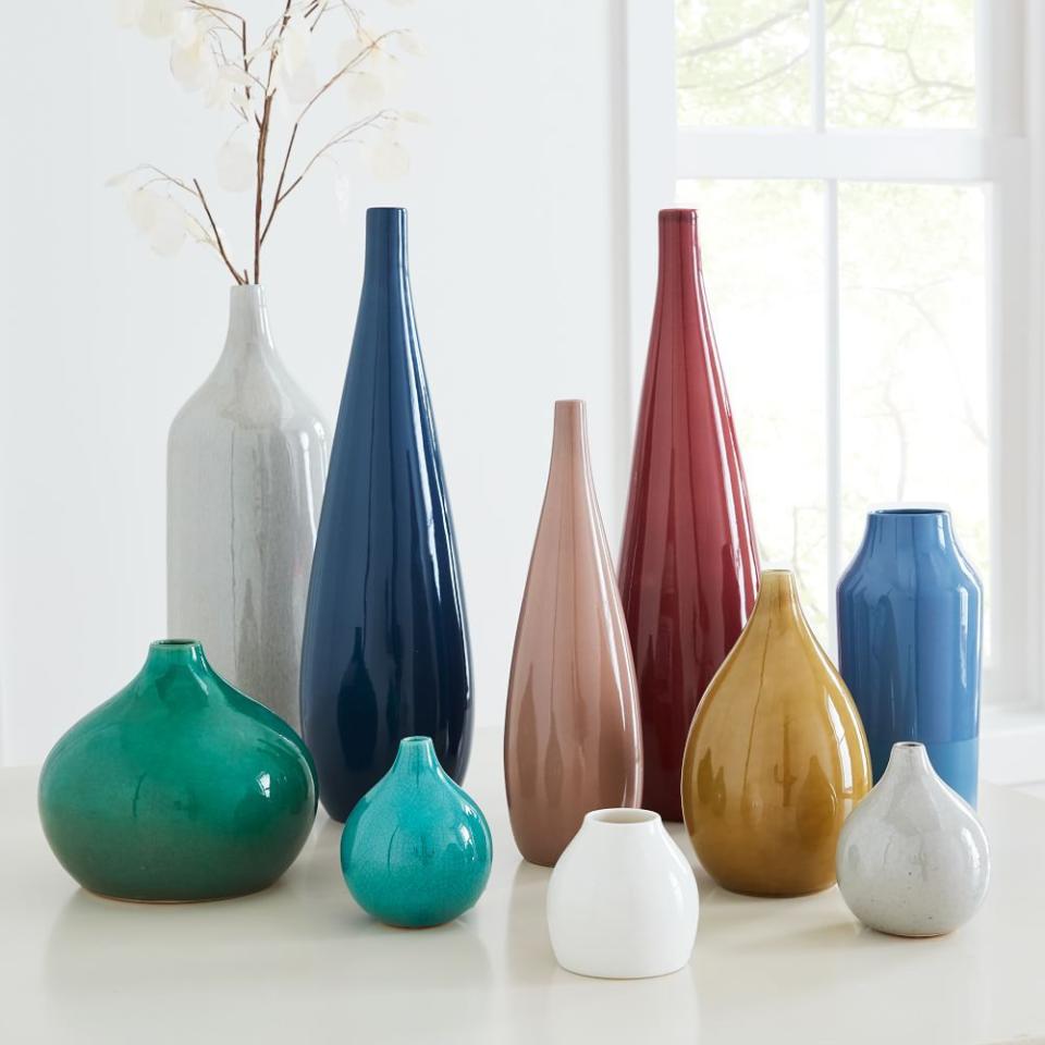 14) Bright Ceramicist Ceramic Vases