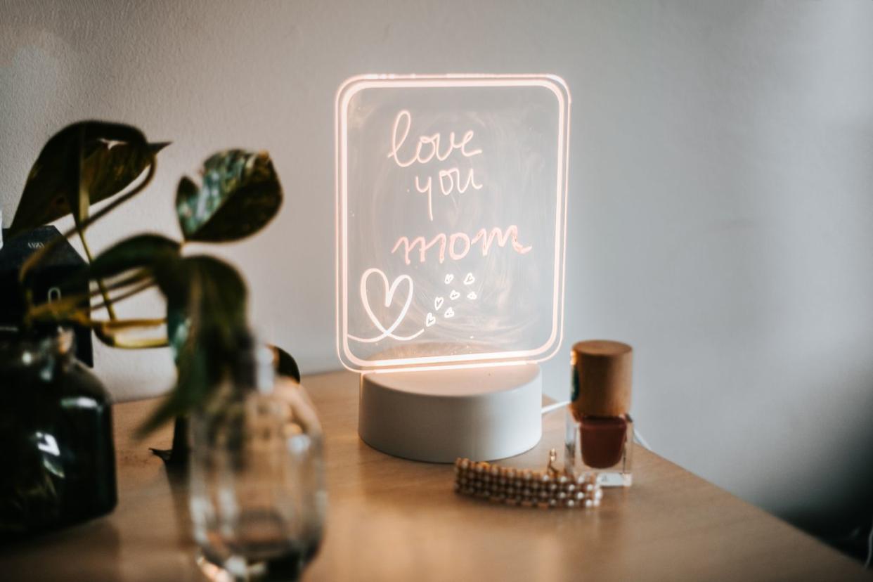 i love you mom quote in decorative lightbox