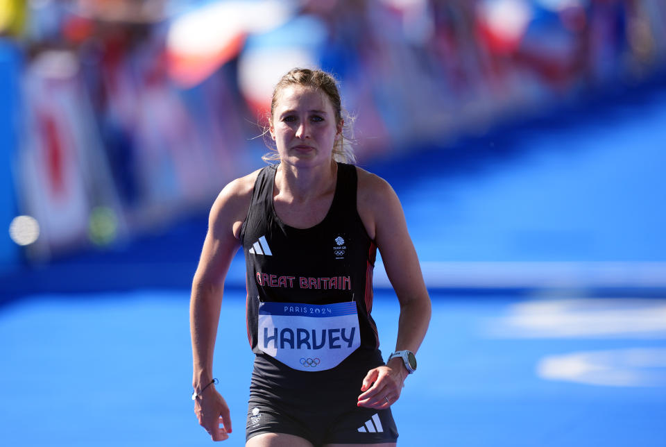 Pelari Inggris Raya Rose Harvey mengikuti Maraton Wanita pada hari keenam belas Olimpiade Paris 2024 di Prancis. Tanggal foto: Minggu, 11 Agustus 2024. (Foto oleh Martin Rickett/PA Images via Getty Images)