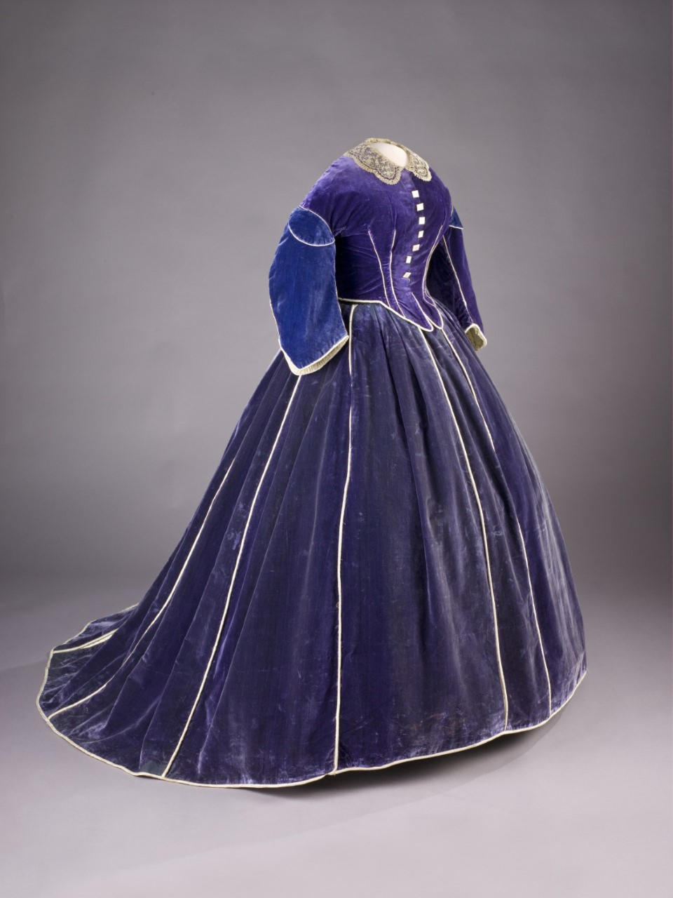 An Elizabeth Keckley-designed gown for Mary Todd Lincoln. - Credit: Courtesy the bequest of Mrs. Julian James