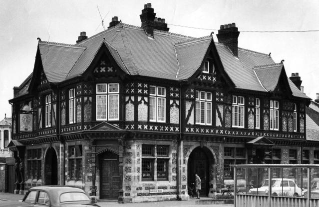 20 pictures of old pubs across Portsmouth