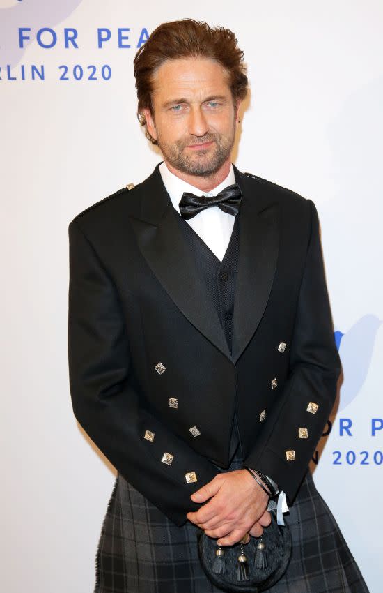 Gerard Butler con falda escocesa