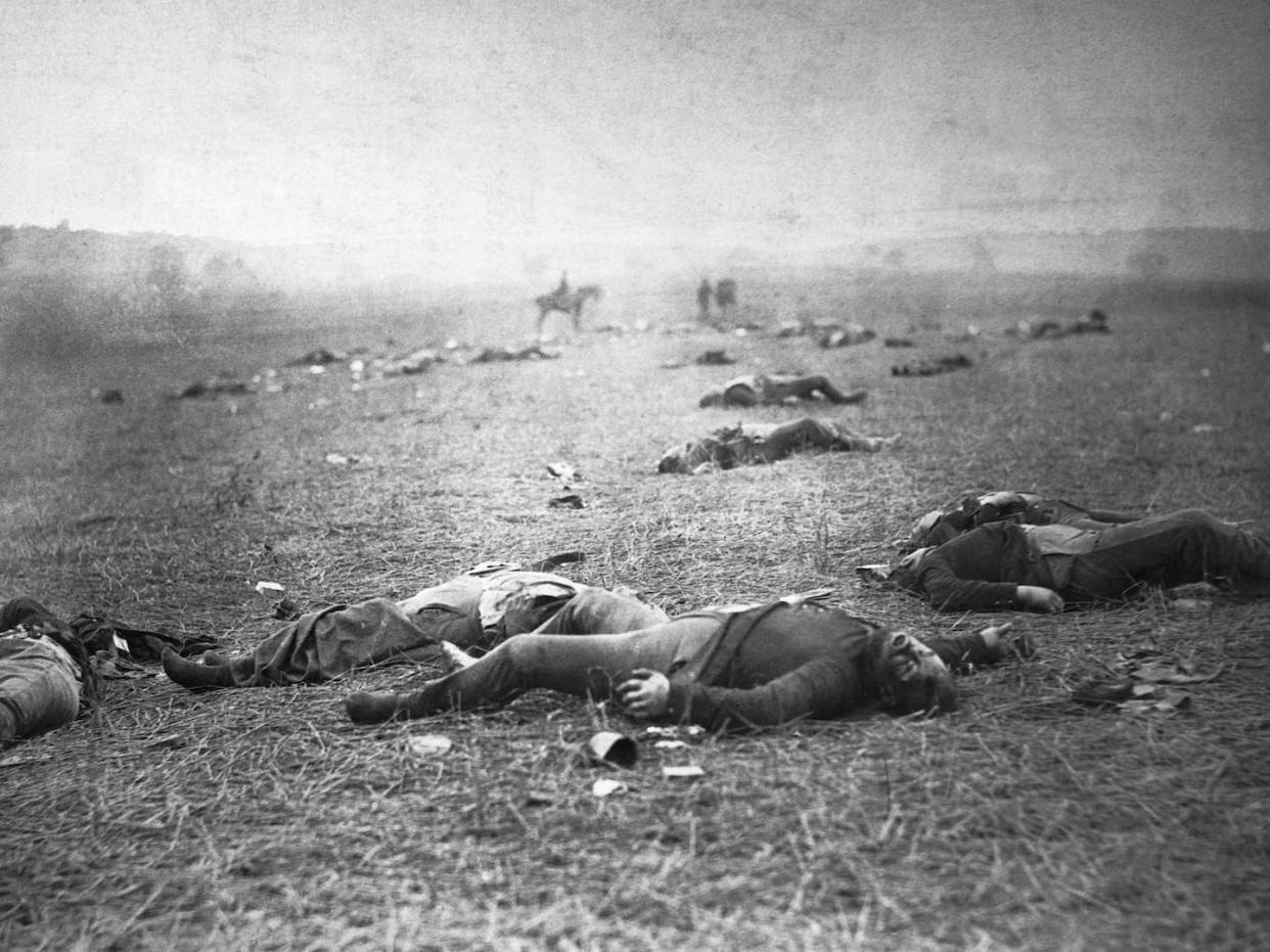 Dead soldiers lie on the battlefield at Gettysburg in July of 1863. <a href="https://www.gettyimages.com/detail/news-photo/dead-soldiers-lie-on-the-battlefield-at-gettysburg-where-23-news-photo/615314046?adppopup=true" rel="nofollow noopener" target="_blank" data-ylk="slk:Corbis via Getty Images;elm:context_link;itc:0;sec:content-canvas" class="link ">Corbis via Getty Images</a>