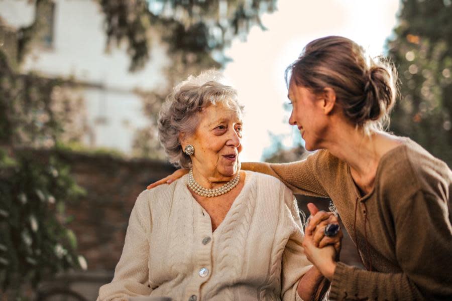 Starbucks celebra el Día de las Madres lanzando un kit de taza y vaso conmemorativos