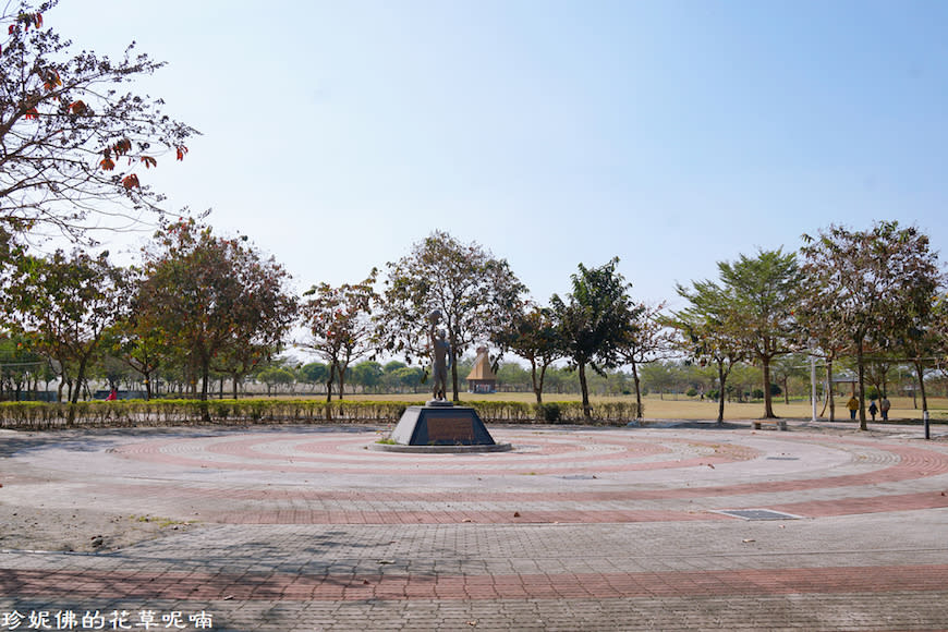 屏東新埤鄉綜合休閒公園｜向日葵花海