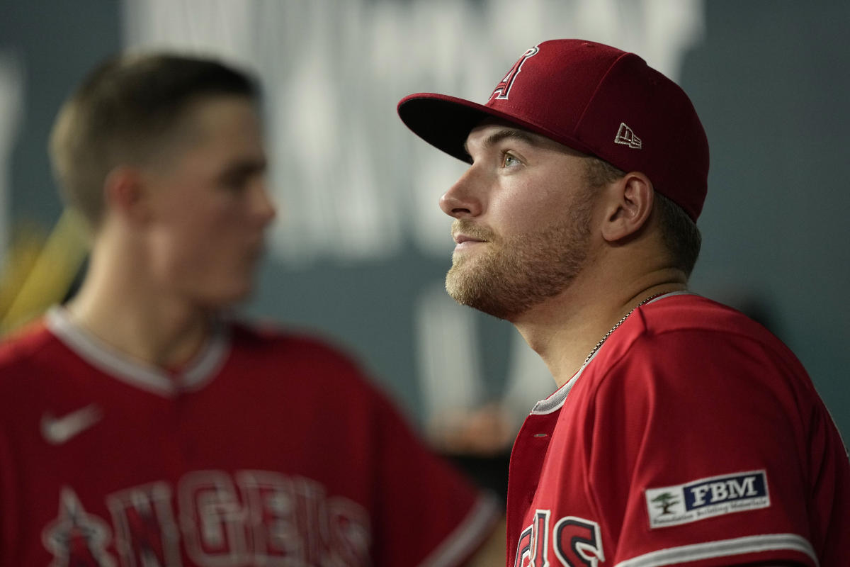 Angels left-hander Reid Detmers loses no-hit bid in 8th inning at Texas –