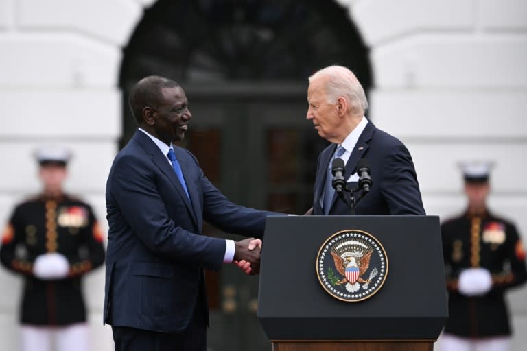 El presidente estadounidense Joe Biden recibe al presidente de Kenia William Ruto, el 23 de mayo de 2024 para una visita de Estado a la Casa Blanca (ROBERTO SCHMIDT)