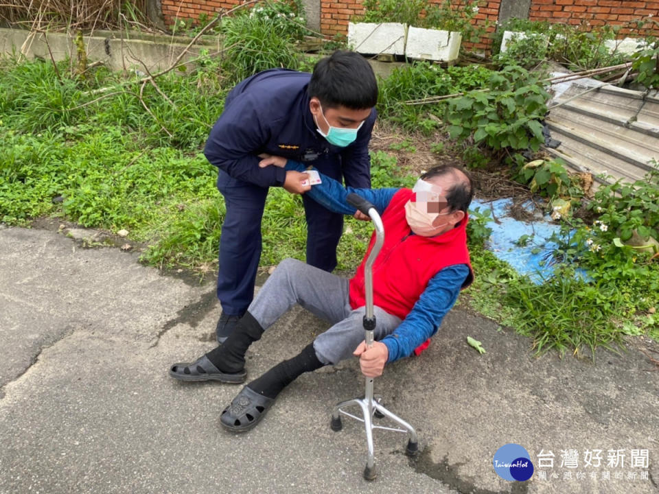 失智老翁老婦驚險迷途，楊梅暖警即刻救援助返家