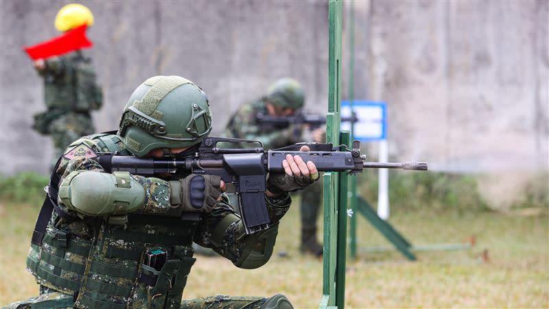 當兵是國民義務，杜男卻只想滯留中國再加上杜父又說「任憑處置」，破壞了徵兵制度的公平性。（圖／中央社）