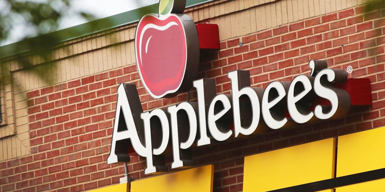 Applebee's sign