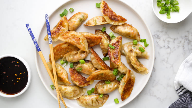 crispy potstickers with dipping sauce