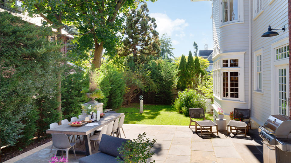 The rear garden inlaid with bluestone.