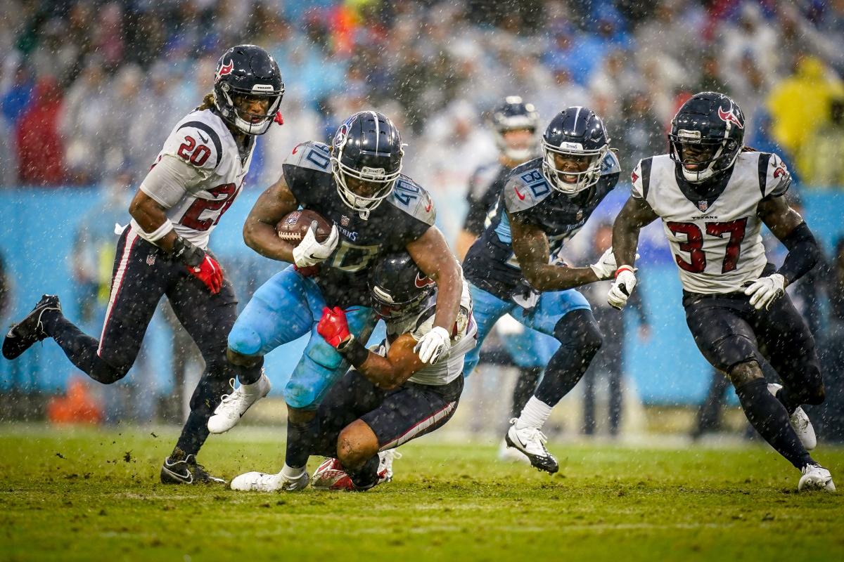 Tennessee Titans sign running back Dontrell Hilliard to active roster from  practice squad, agent says