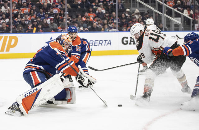 McDavid scores, adds 4 assists in Oilers' rout of Ducks, capping