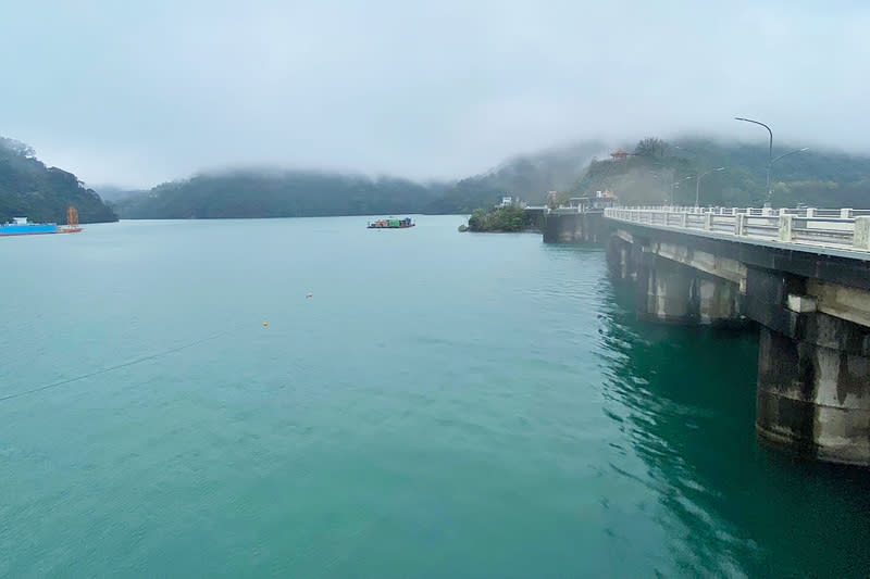 台水公司今天表示，今年受惠春雨及梅雨，目前水情良好，石門、寶二、德基、曾文等全台主要水庫蓄水量均較去年同期增加，預估至8月底前供水無虞。（中央社檔案照片）