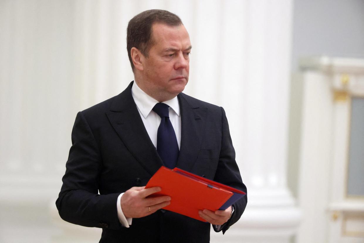 L’ancien président de Russie, Dmitri Medvedev, s’est lâché au sujet de la Cour pénale internationale, seulement quelques heures avant une rencontre importante entre Xi Jinping et Vladimir Poutine. 