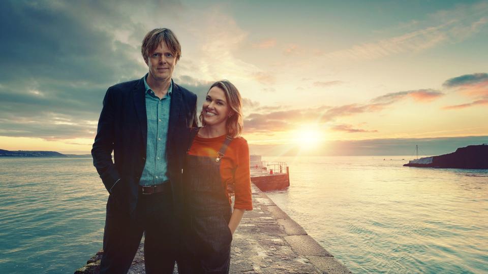 Humphrey Goodman (KRIS MARSHALL) and Martha Lloyd (SALLY BRETTON)