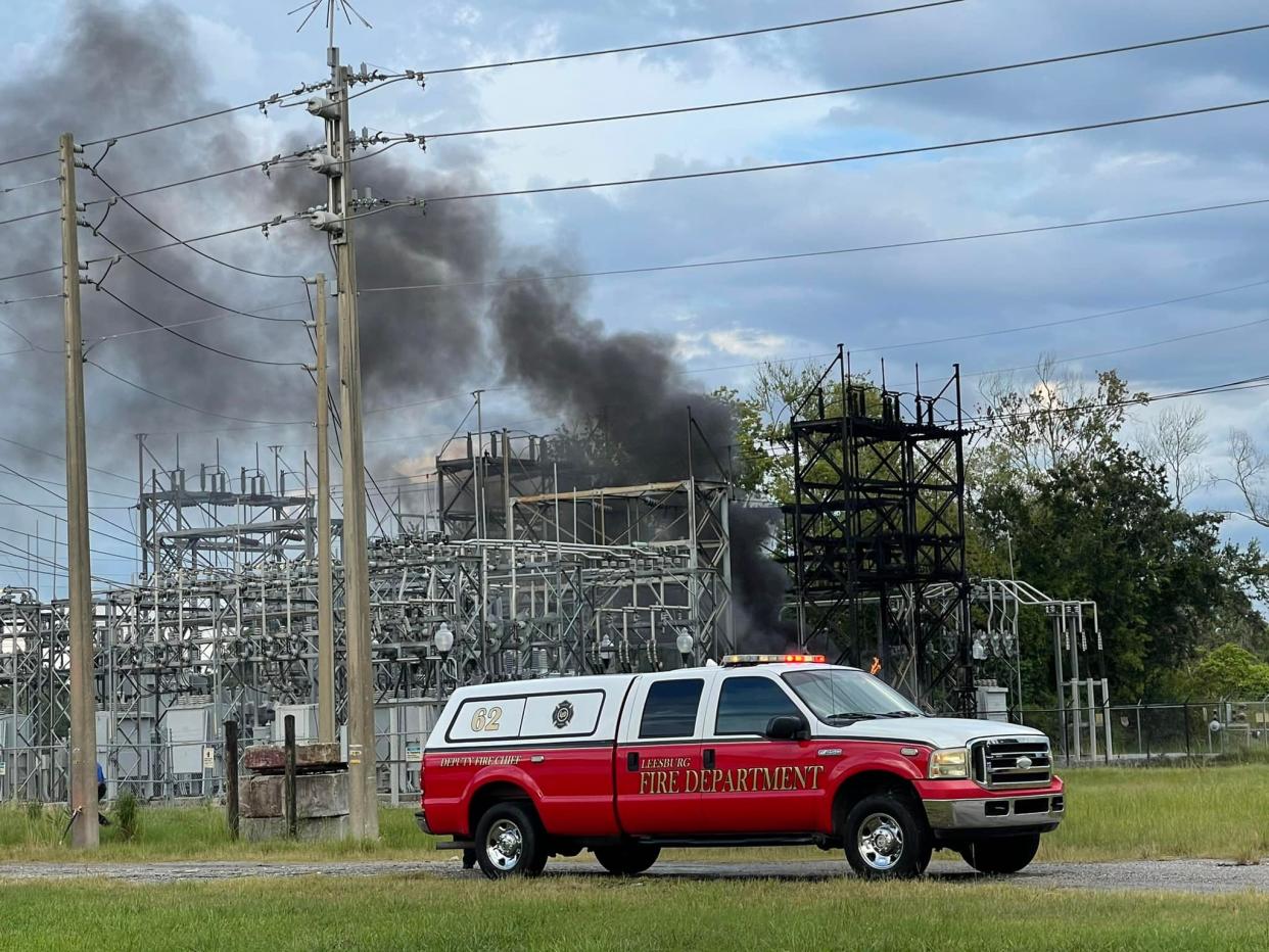 Lightning struck a Duke Energy substation Tuesday evening, causing a widespread power outage in Leesburg.