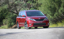 <p>Toyota Sienna (Car and Driver) </p>