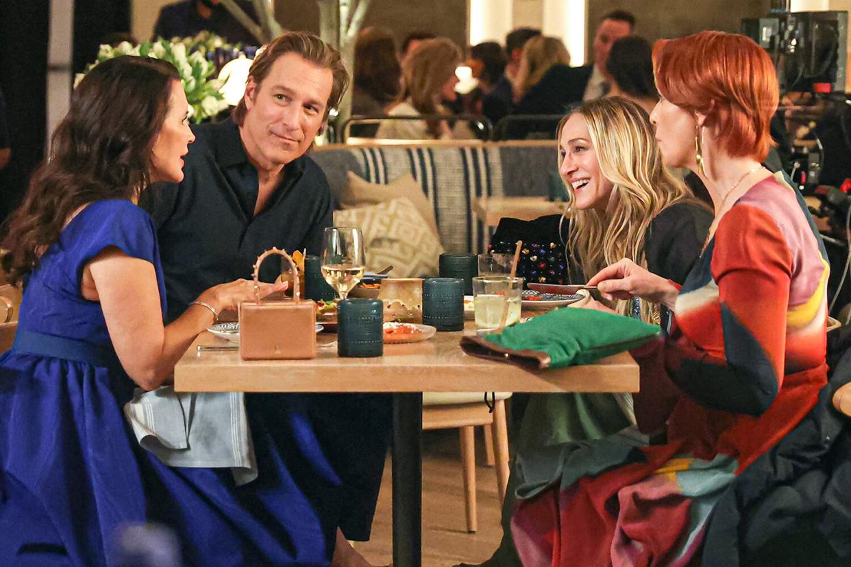 Kristin Davis, John Corbett, Sarah Jessica Parker and Cynthia Nixon are seen on the film set of the 'And Just Like That'