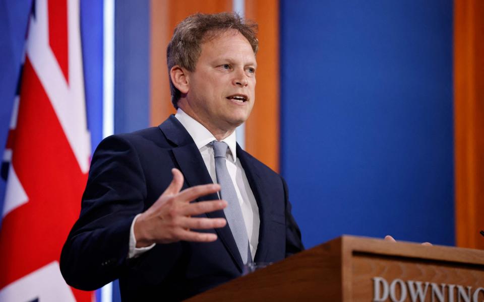 Britain's Transport Secretary Grant Shapps gives a virtual press conference inside the new Downing Street Briefing Room in central London on May 7, 2021. (Photo by Tolga Akmen / various sources / AFP) (Photo by TOLGA AKMEN/AFP via Getty Images) - AFP