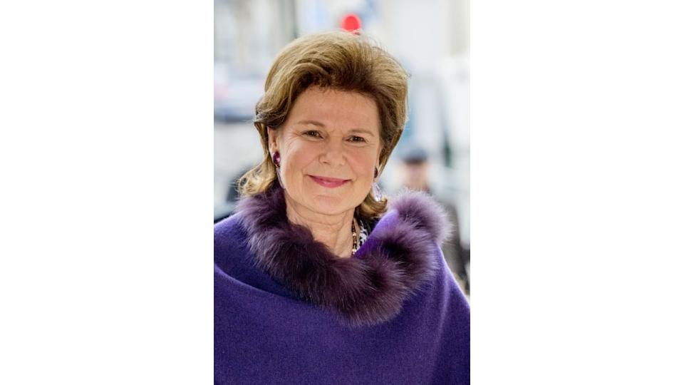 Princess Margaretha in a purple outfit