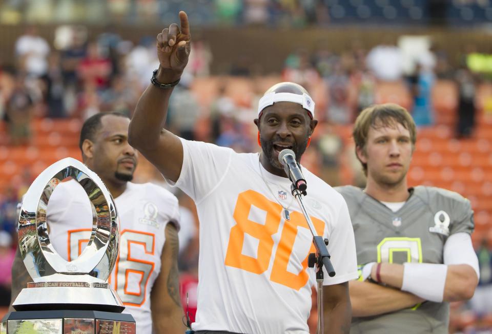 Jerry Rice, shown here as Pro Bowl alumni team captain in 2014, joined the 49ers at their practice Monday. (AP)