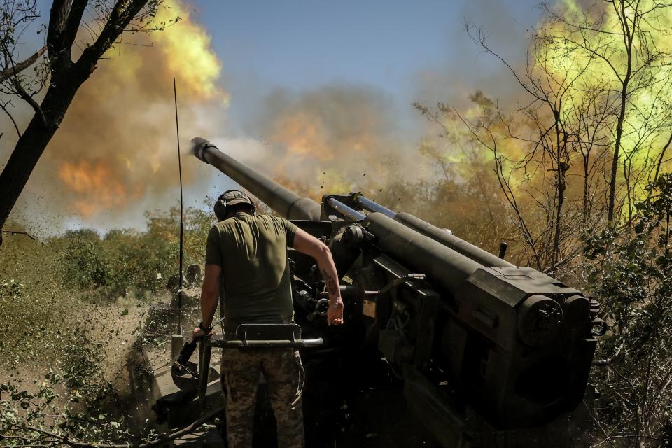 A Ukrainian serviceman of the 24th Mechanized Brigade fires a 2s5 'Hyacinth-s' 152 mm self-propelled howitzer towards Russian positions at an undisclosed location in Donetsk region (24th Mechanized Brigade of Ukrai)