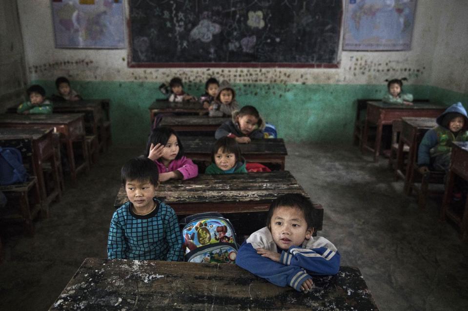 Colegio de “niños dejados atrás” (Left behind children, en inglés) en Anshun, China. Foto: Kevin Frayer/Getty Images