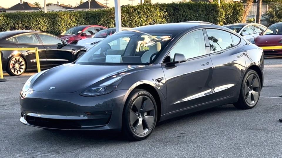 Man Scores New Tesla Model 3 for $13,620 With Rebate Bonanza photo