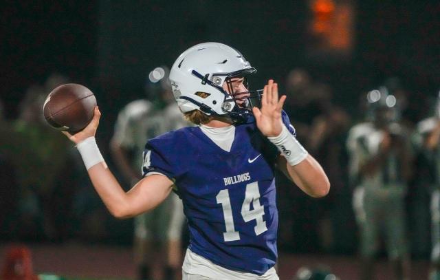 Eric Rueb ranks the Top 20 football teams in RI heading into Week 8