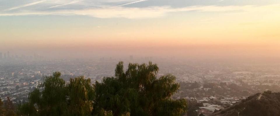 Smoky haze over Los Angeles from Woolsey fire