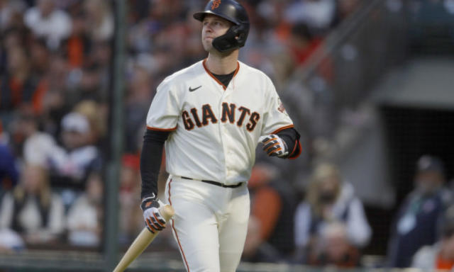 MLB world reacts to shocking Buster Posey retirement news