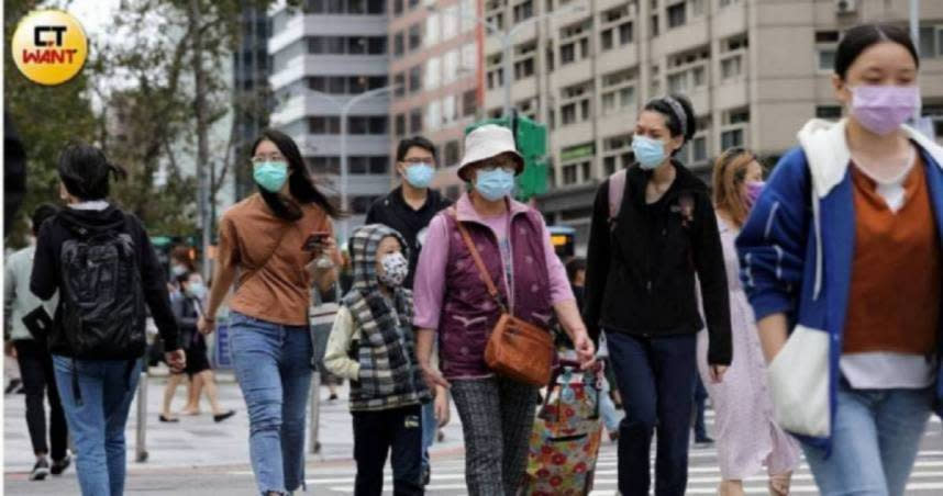 本週天氣多變化，提醒注意保暖及攜帶雨具。（示意圖／于魯光攝）