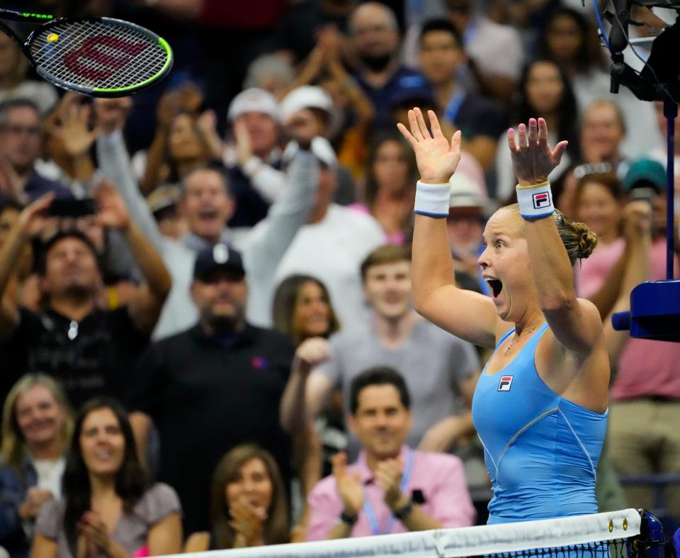 Sep 4, 2021; Flushing, NY, USA; 

Shelby Rogers reacts, along with the spectators, after being No. 1-seeded Ash Barty at the U.S. Open.