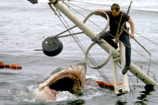 steven spielberg directing jaws