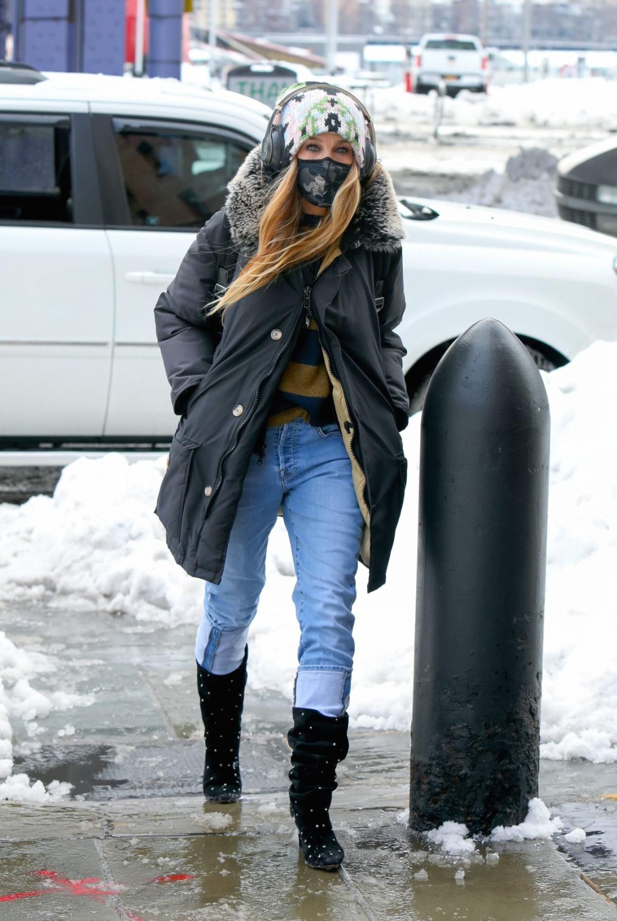 Sarah Jessica Parker Had 3 Shoe Changes in One Day and None of Them Made  Any Sense